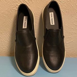 Super Cute Women’s Steve Madden Zarayy Sneakers